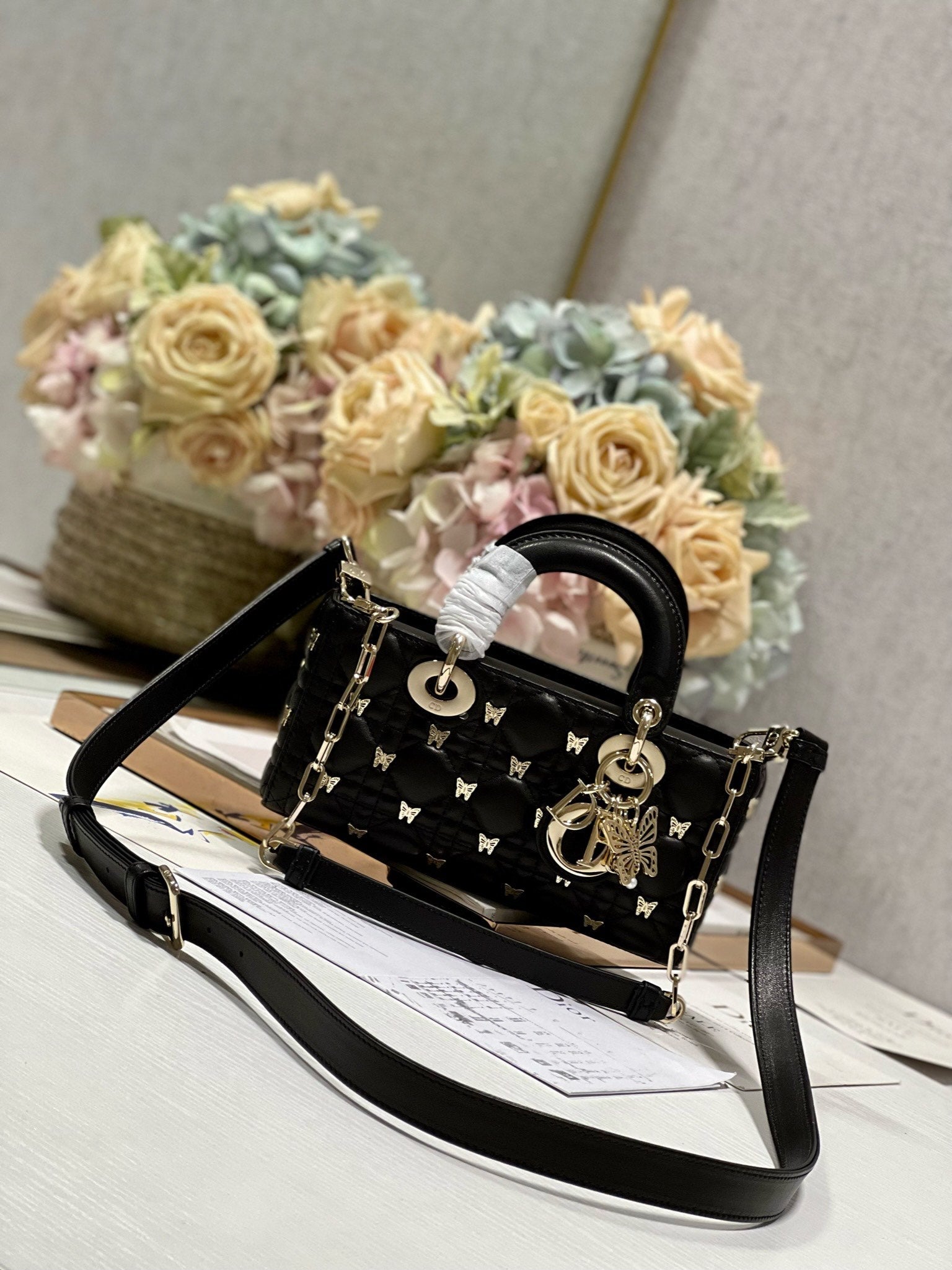 SMALL LADY D-JOY 22 BUTTERFLY STUD NOIR AGENDA