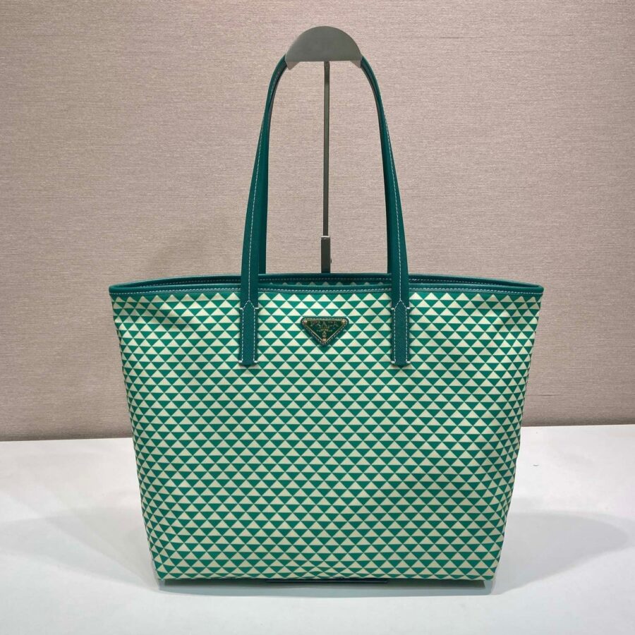 Designer Tote green bag – front view