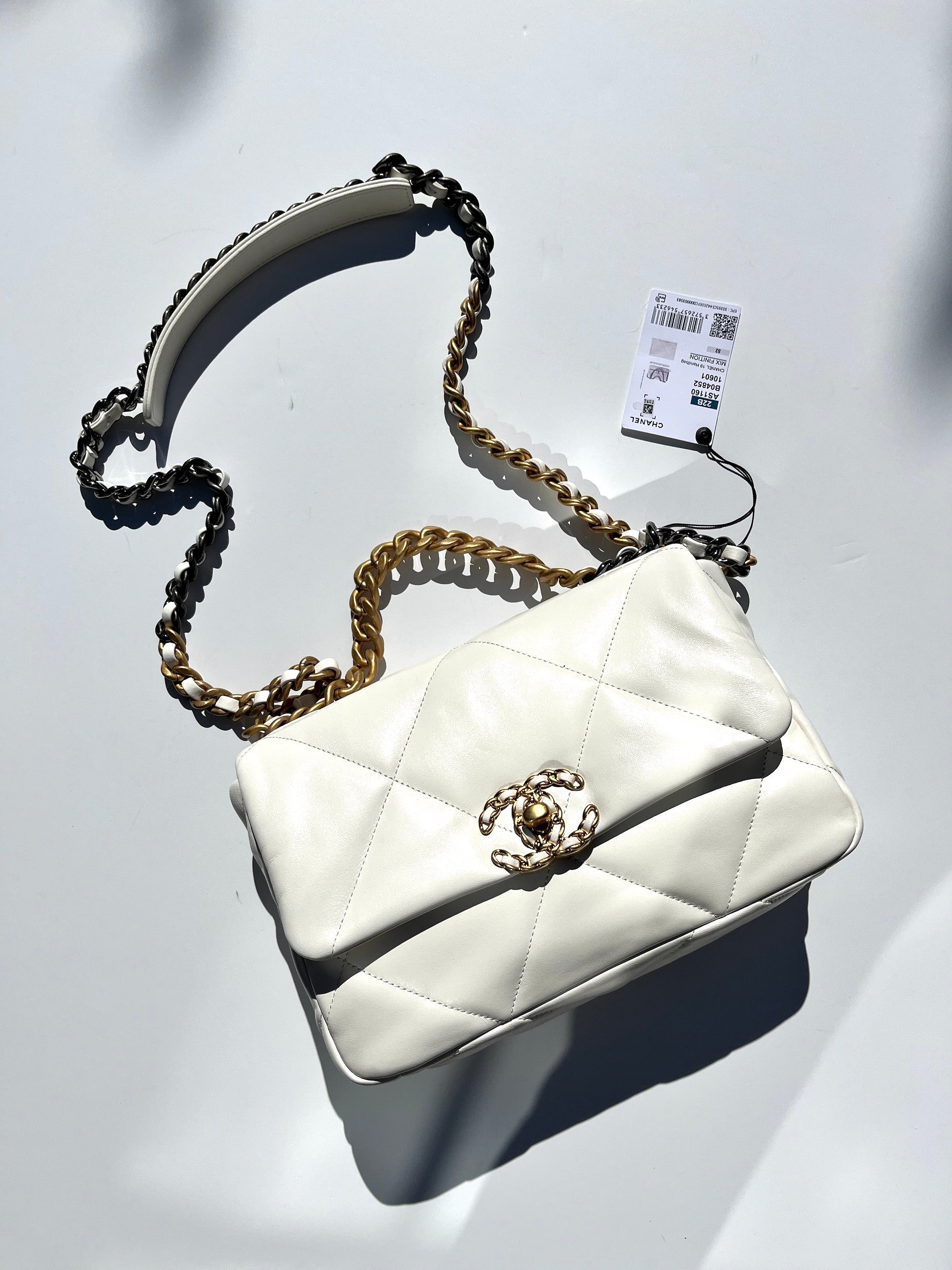 Nouveau CHANEL 19 Sac à rabat Blanc