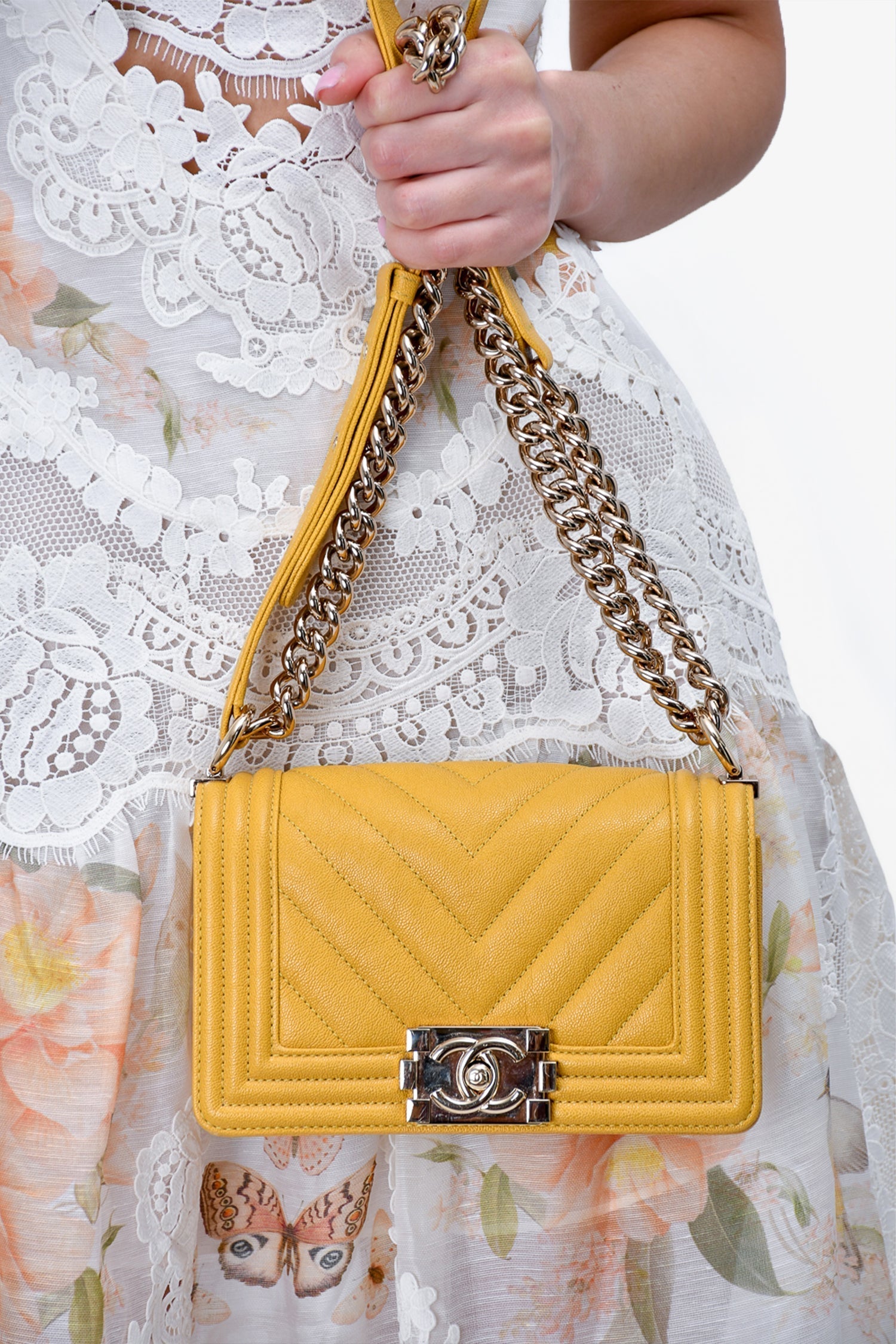 Chanel /20 Petit sac à main Boy en cuir Caviar jaune
